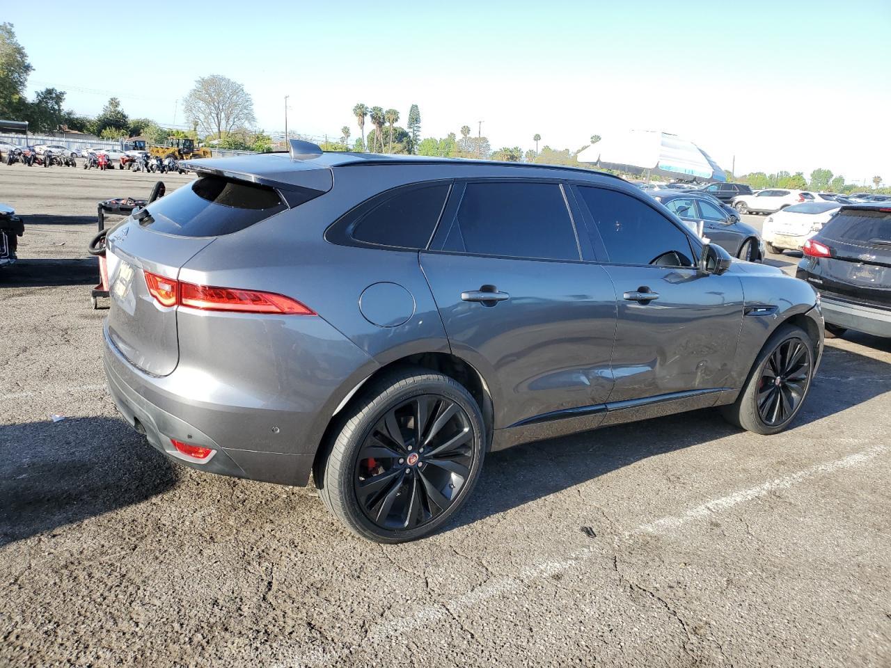 2017 JAGUAR F-Pace