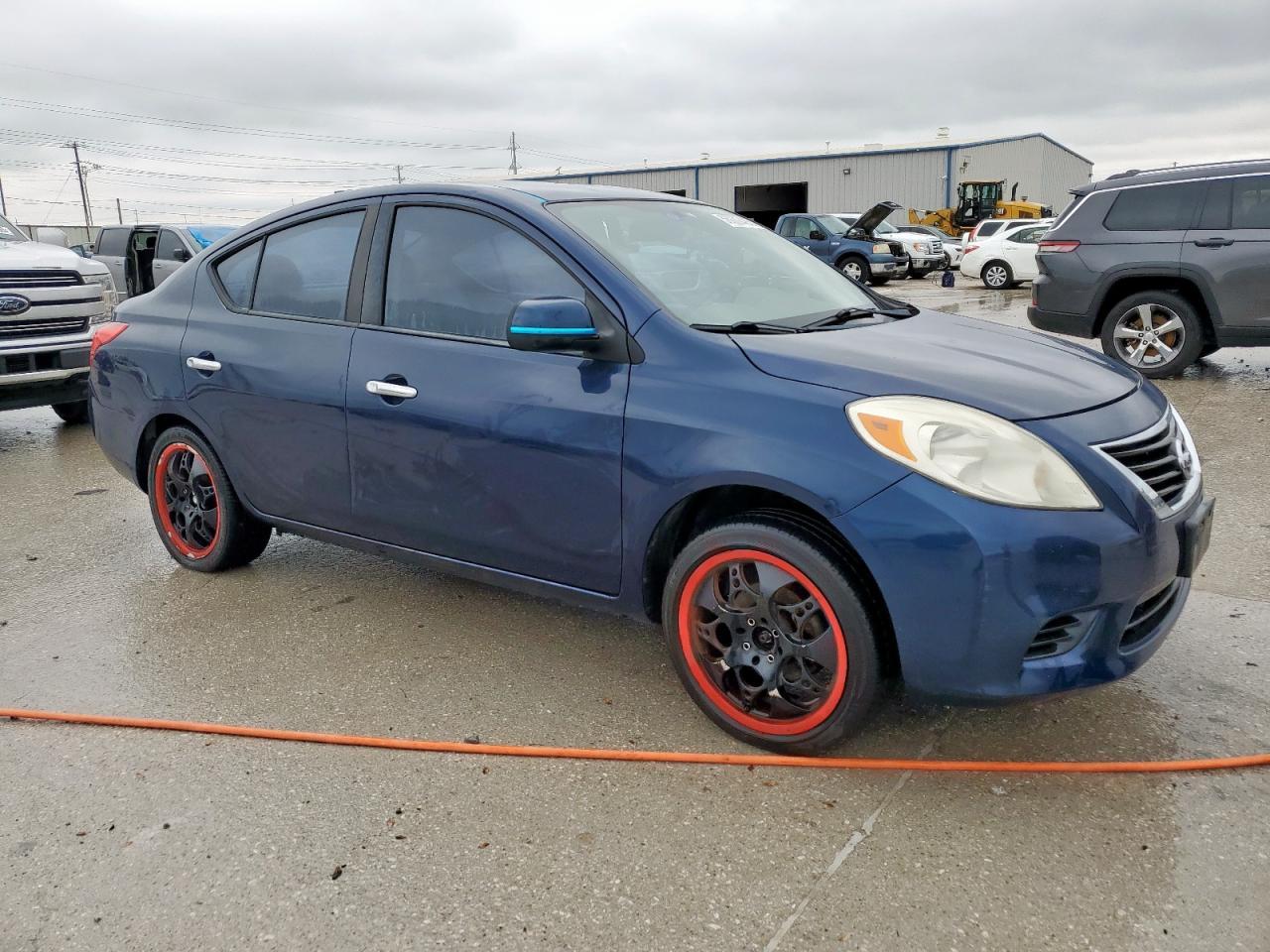 2012 NISSAN VERSA