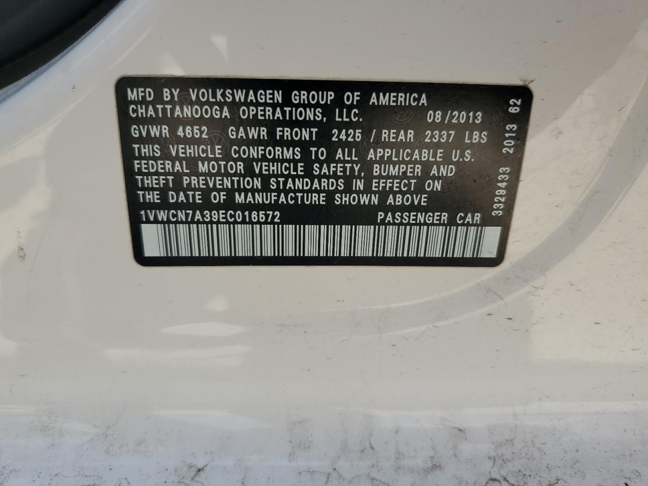 2014 VOLKSWAGEN Passat