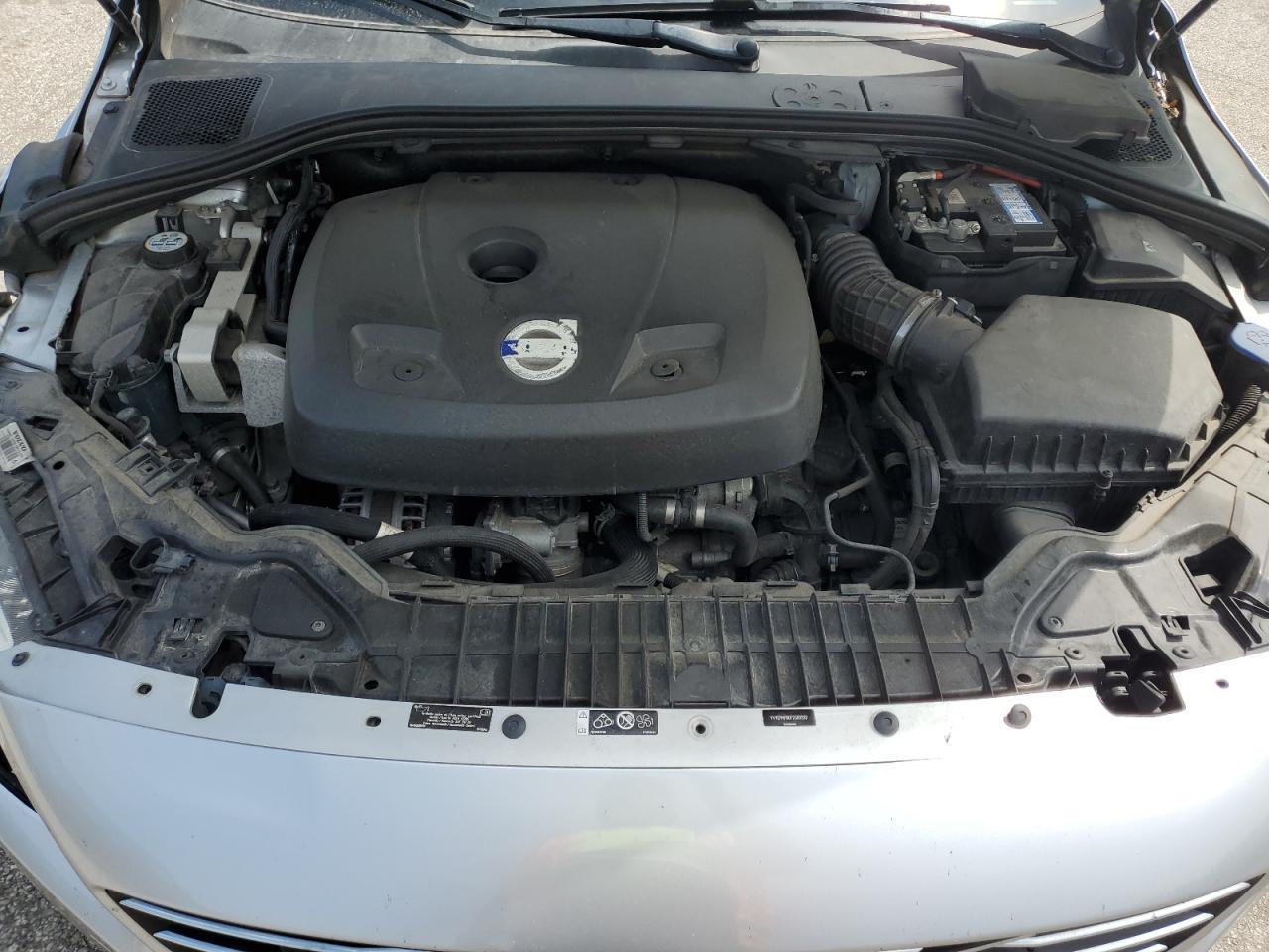 2015 VOLVO S60