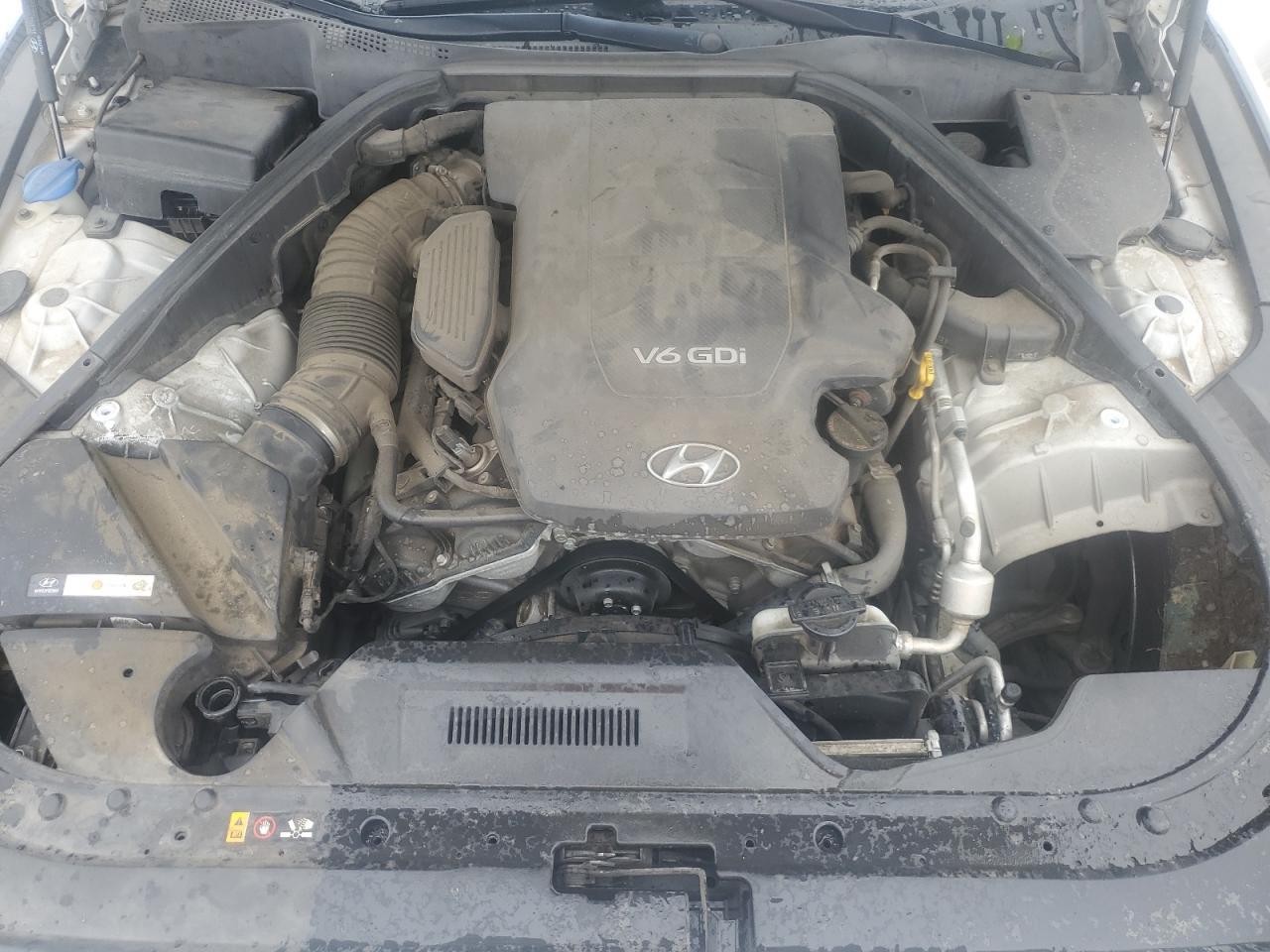 2016 HYUNDAI GENESIS