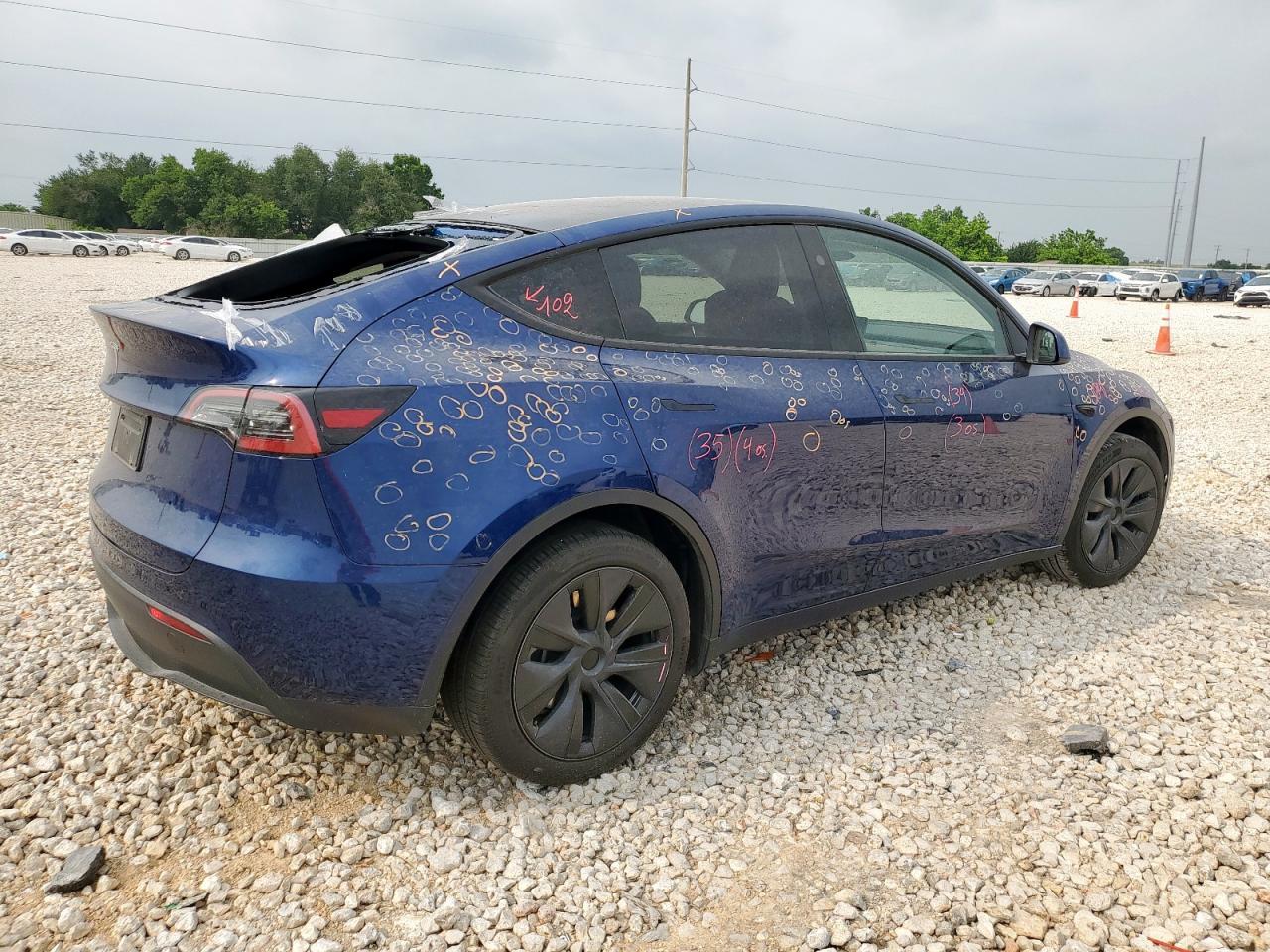 2024 TESLA MODEL Y