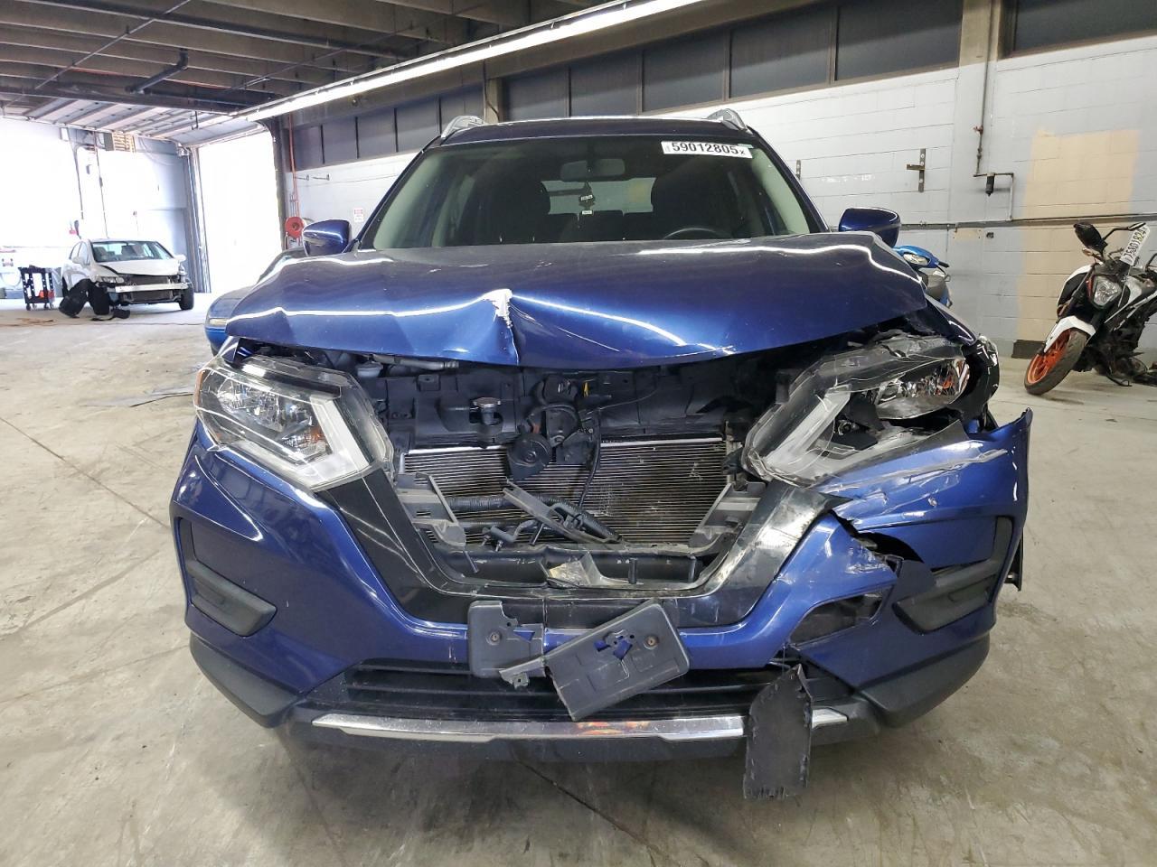 2017 NISSAN ROGUE