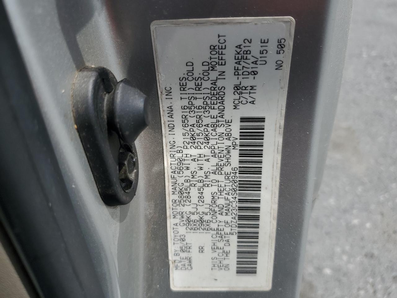 2004 TOYOTA SIENNA