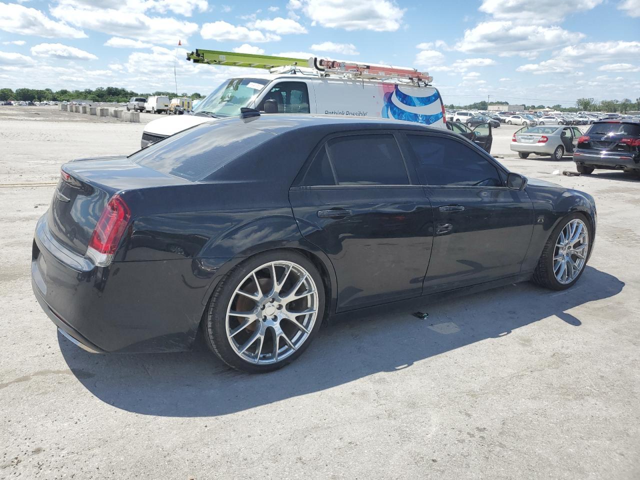 2019 CHRYSLER 300