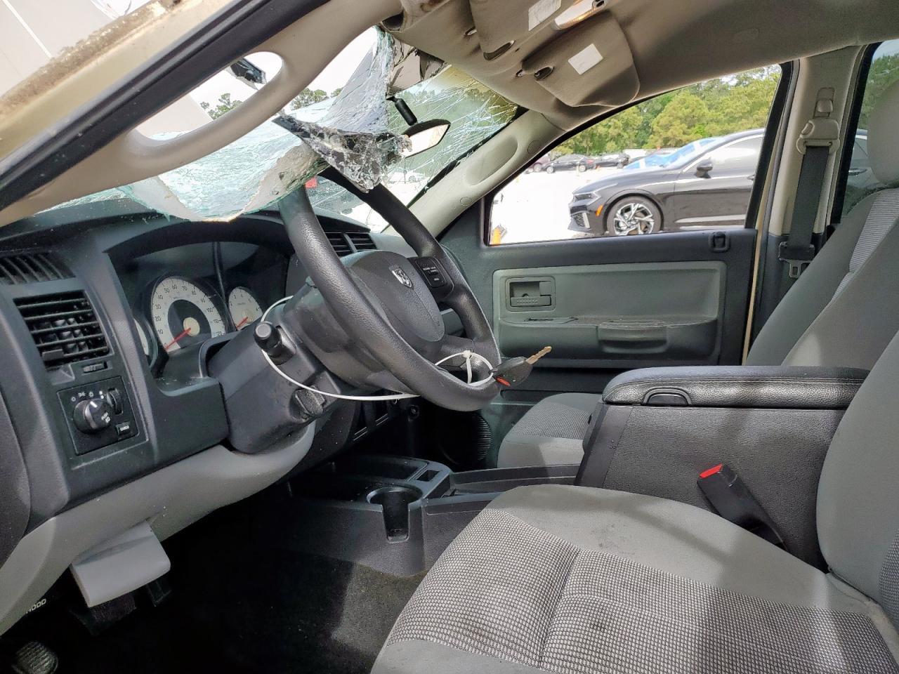 2011 DODGE Dakota