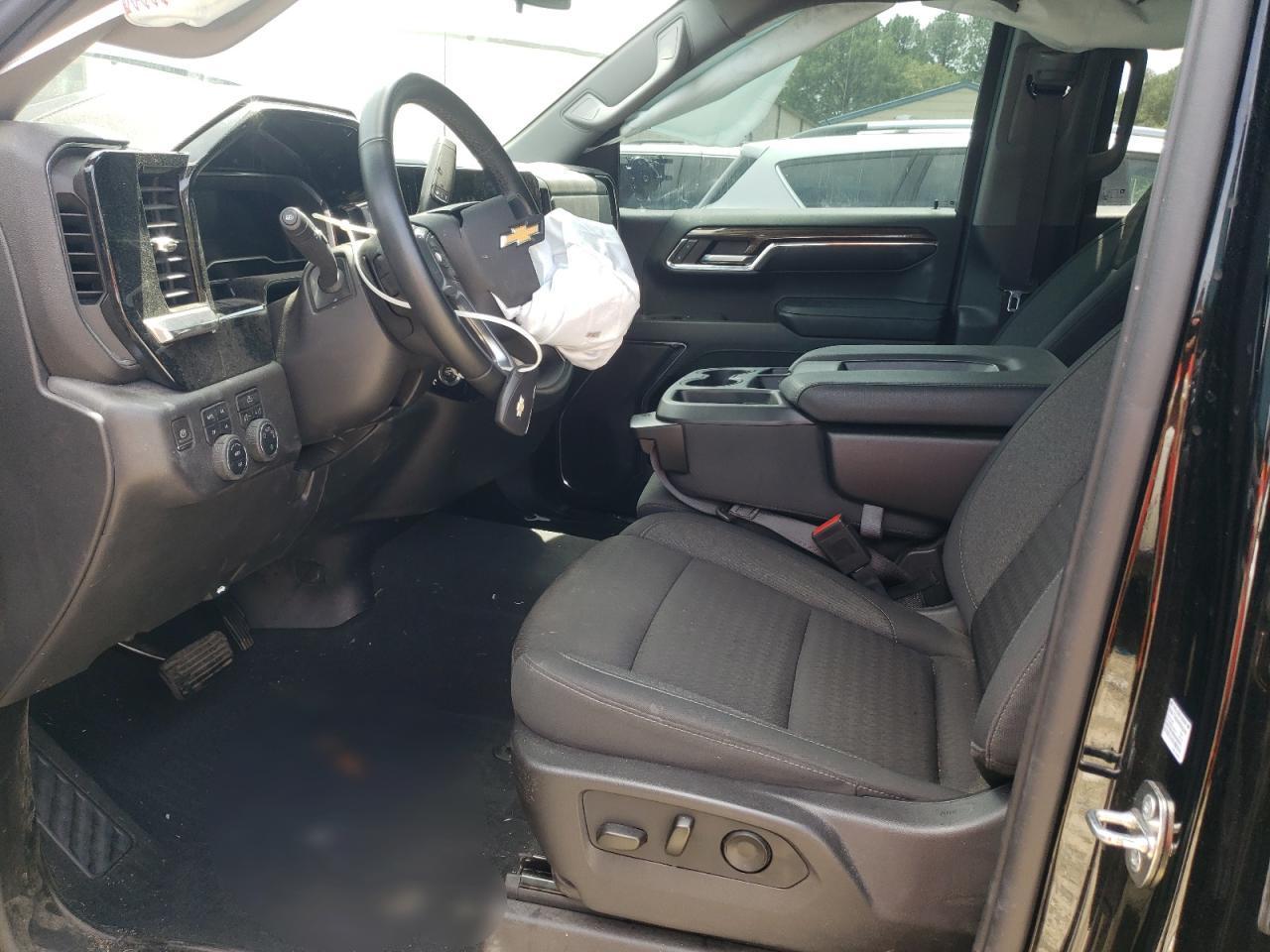 2024 CHEVROLET Silverado