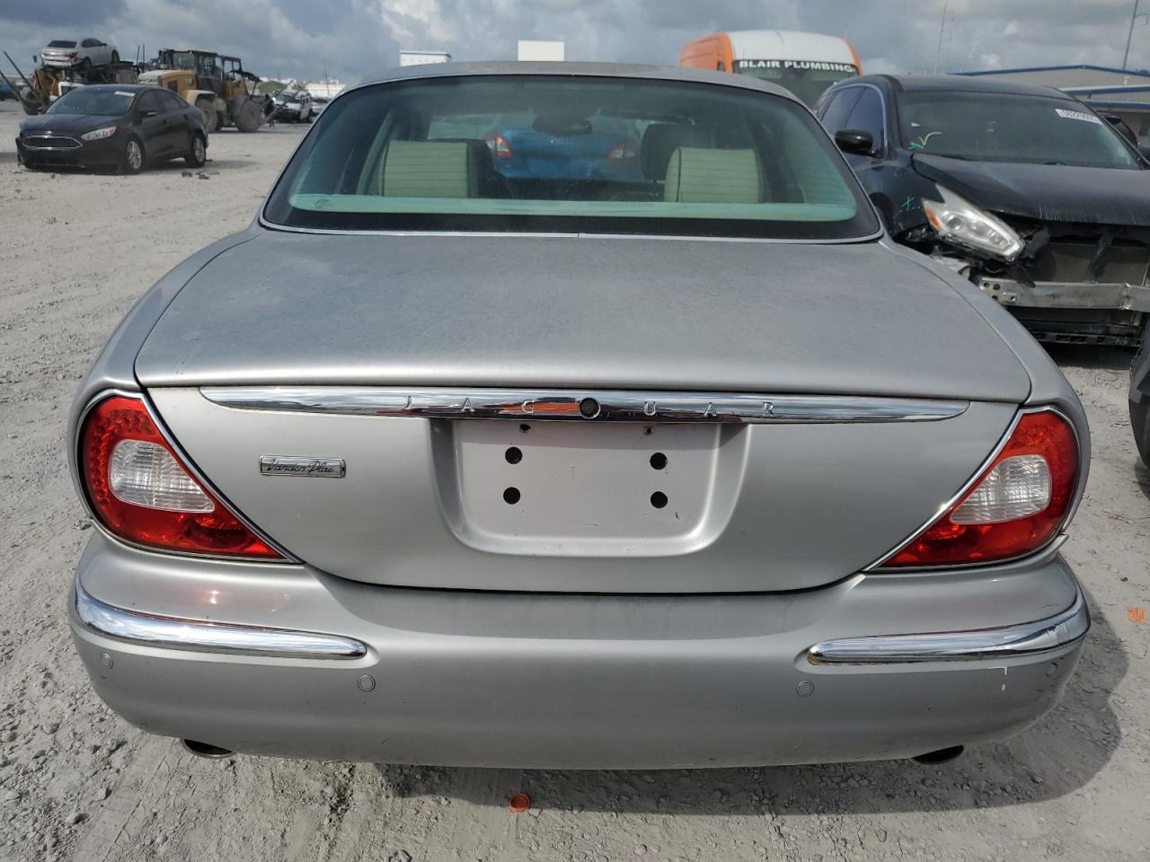 2004 JAGUAR Vandenplas