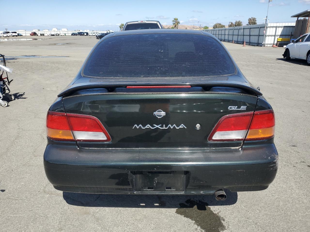 1999 NISSAN Maxima