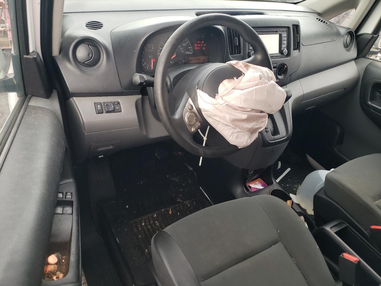 2015 NISSAN NV 200
