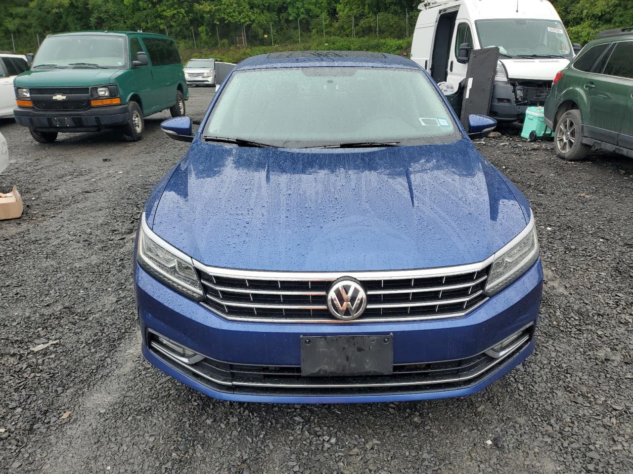 2016 VOLKSWAGEN Passat