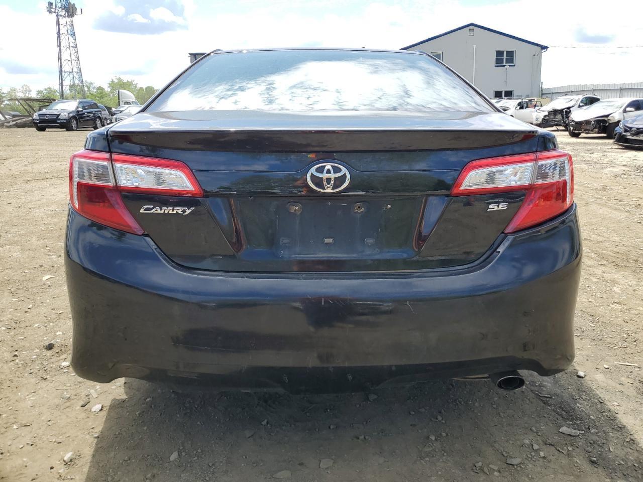 2014 TOYOTA CAMRY