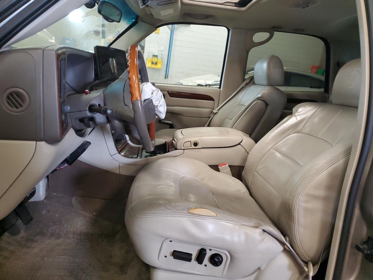 2002 CADILLAC ESCALADE