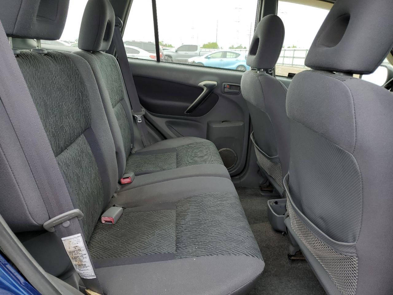2002 TOYOTA RAV4