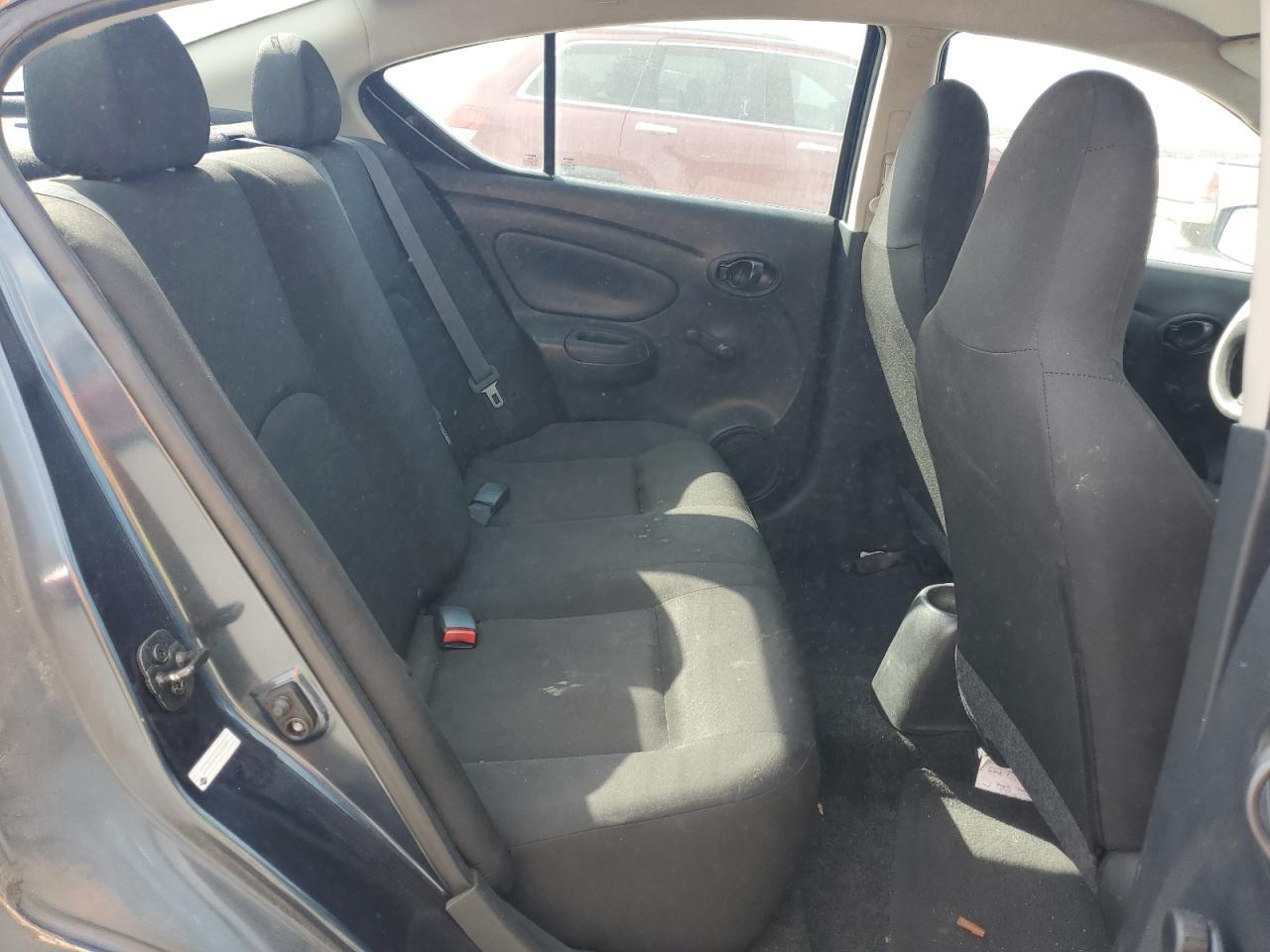 2017 NISSAN VERSA