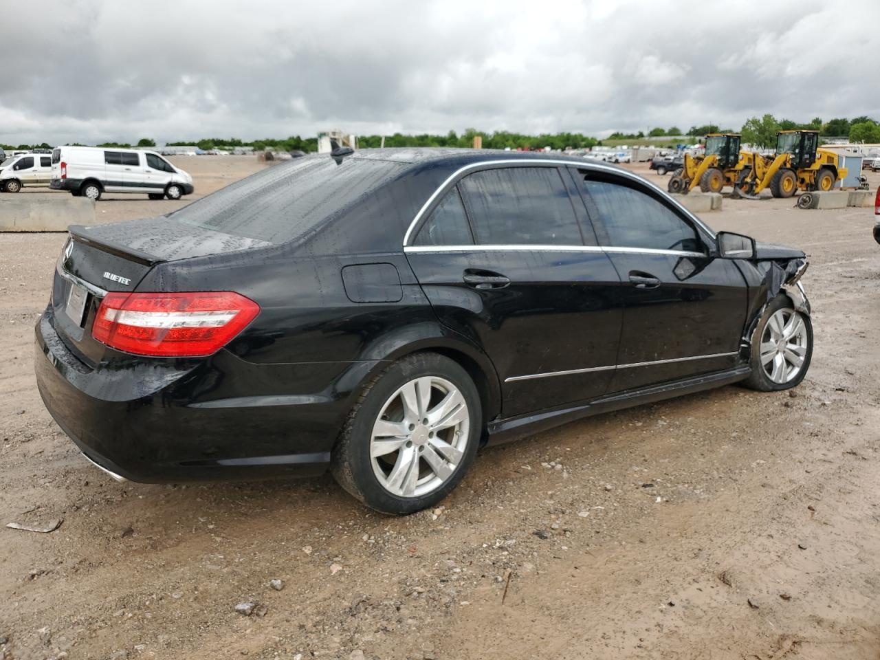 2013 MERCEDES-BENZ E-Class