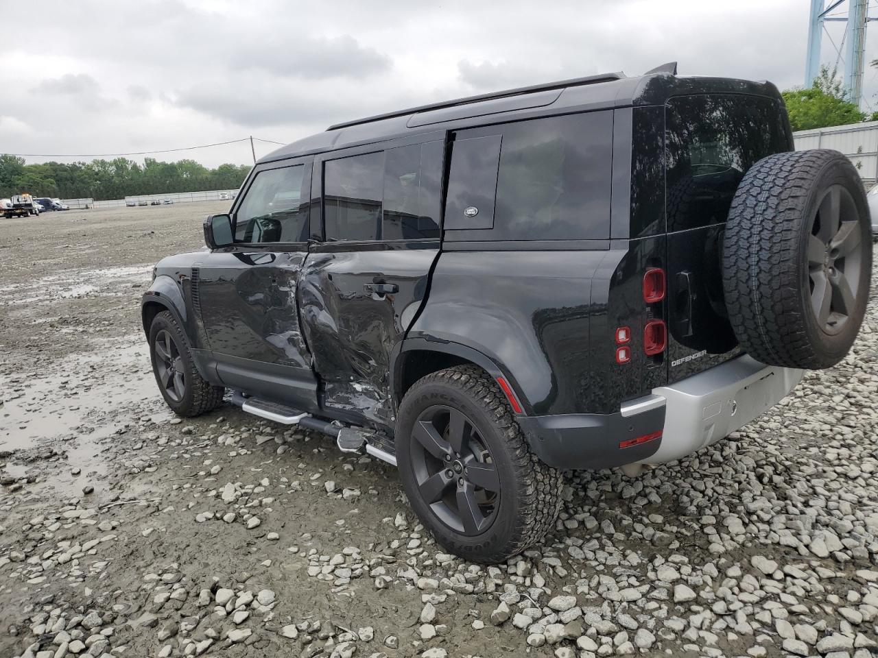 2024 LAND ROVER Defender