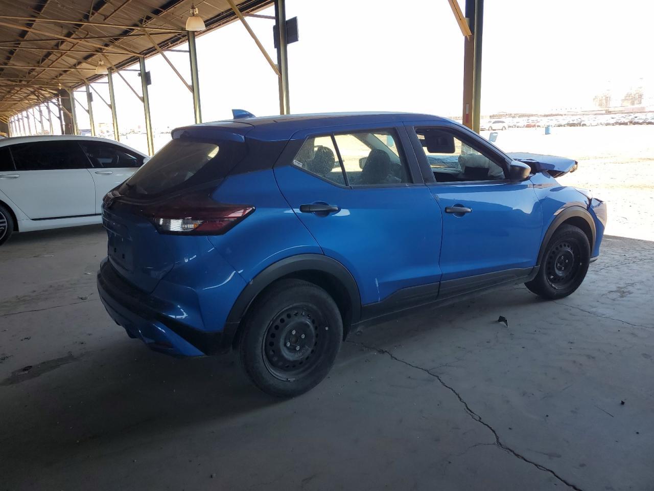 2024 NISSAN KICKS