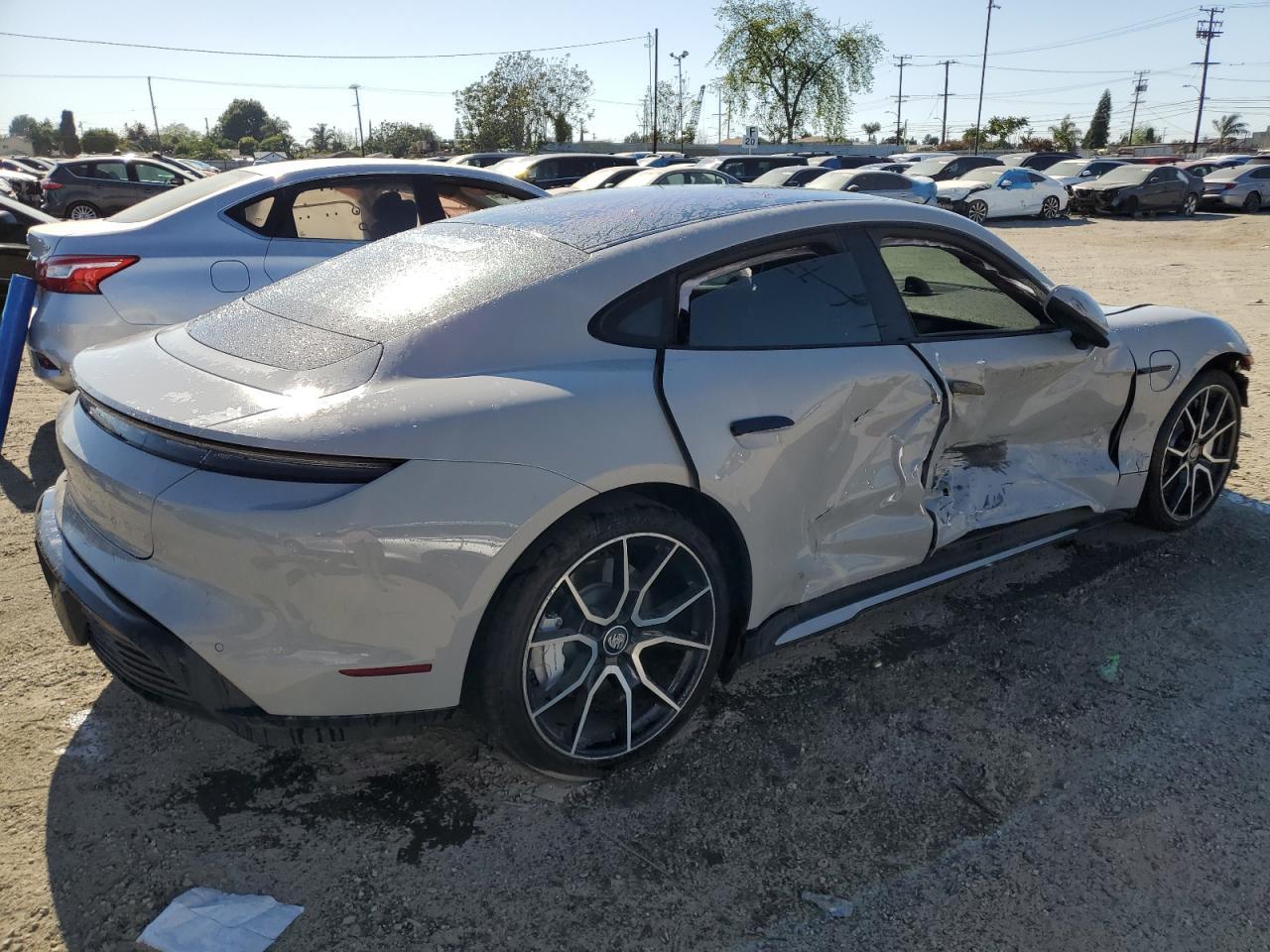2023 PORSCHE Taycan