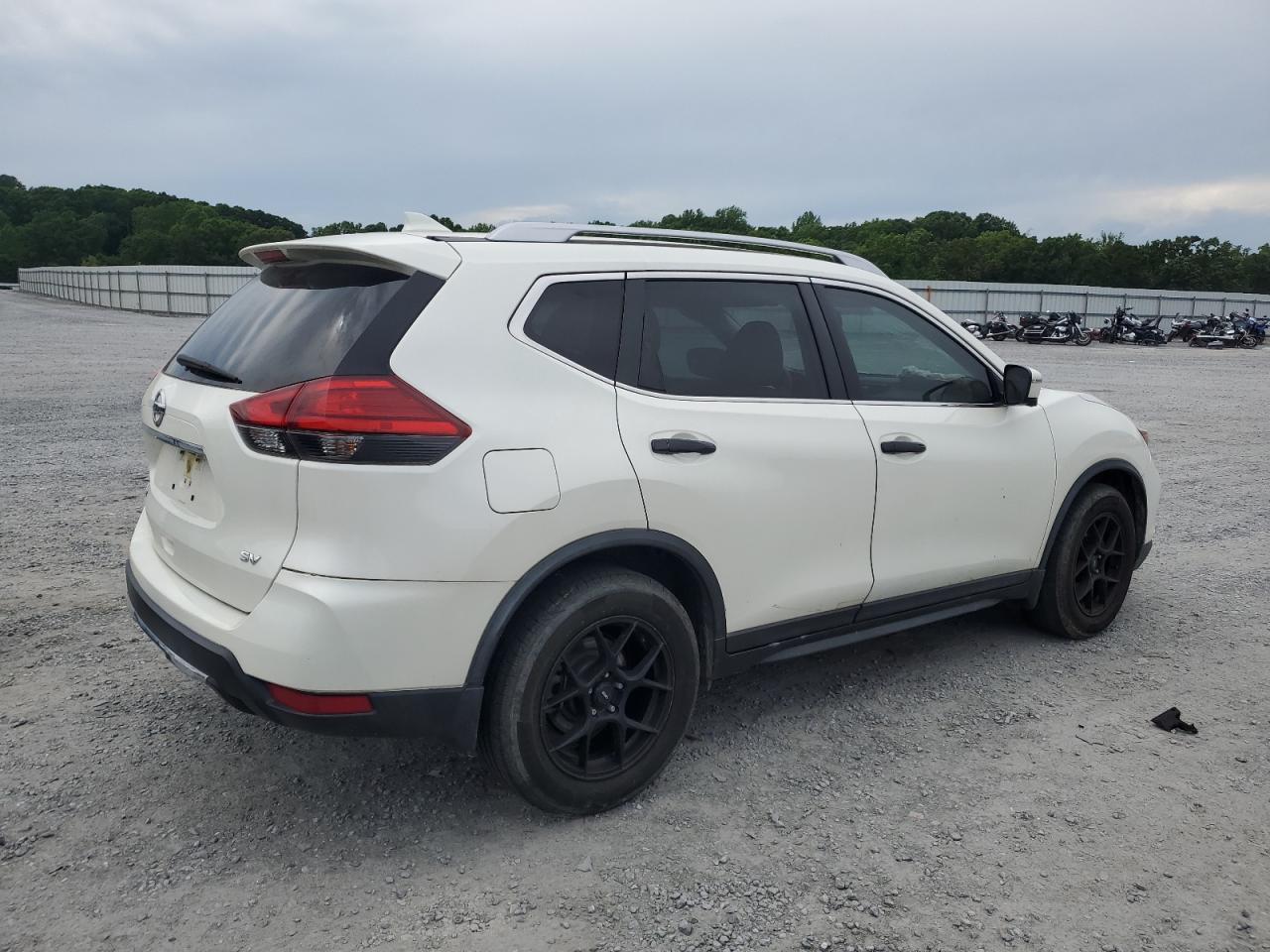 2017 NISSAN ROGUE