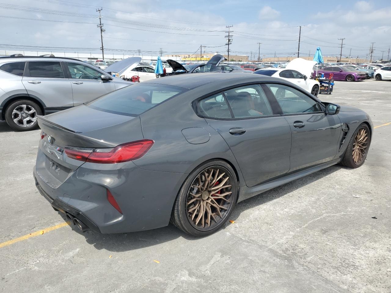 2022 BMW M8