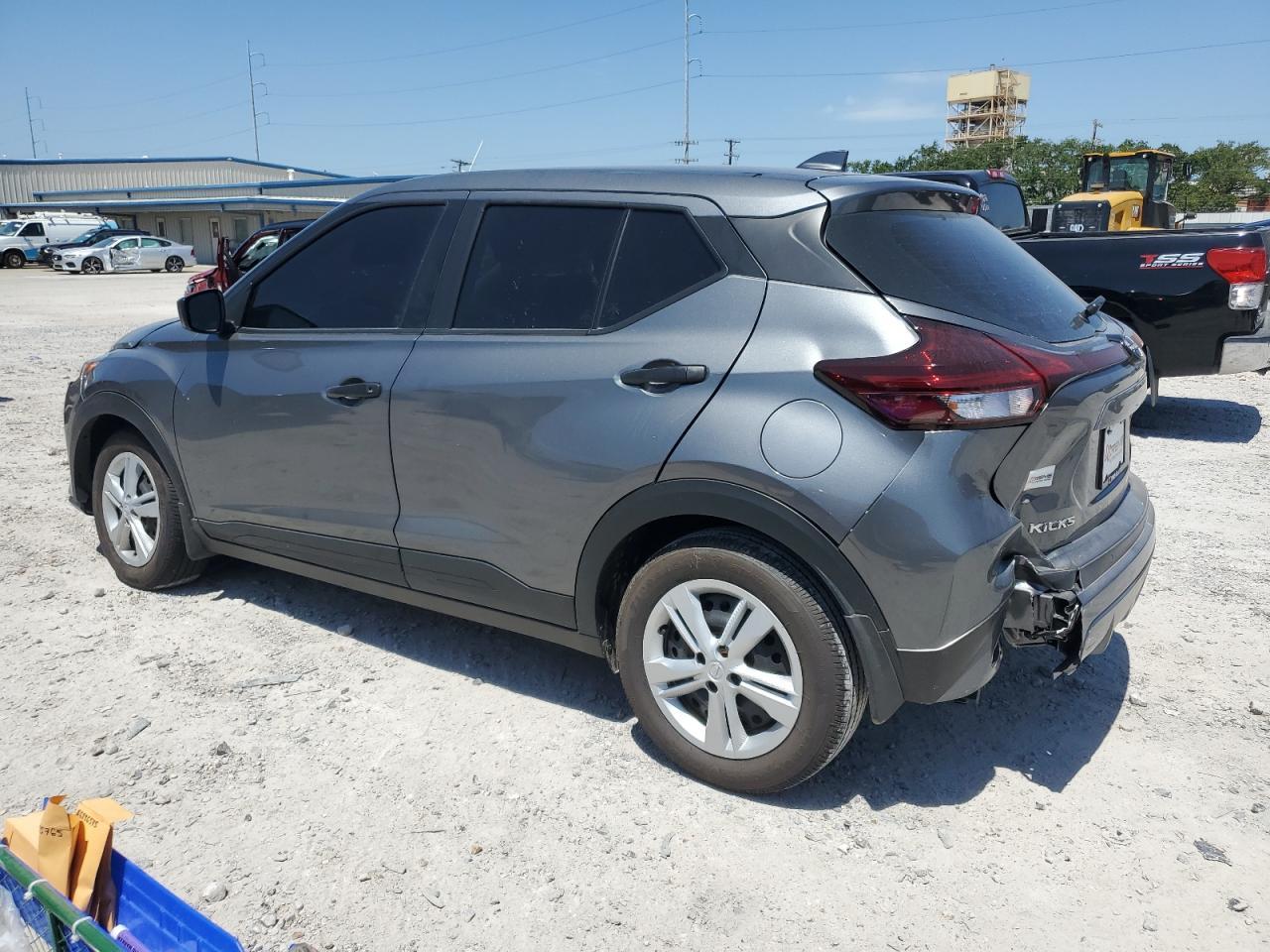 2025 NISSAN KICKS