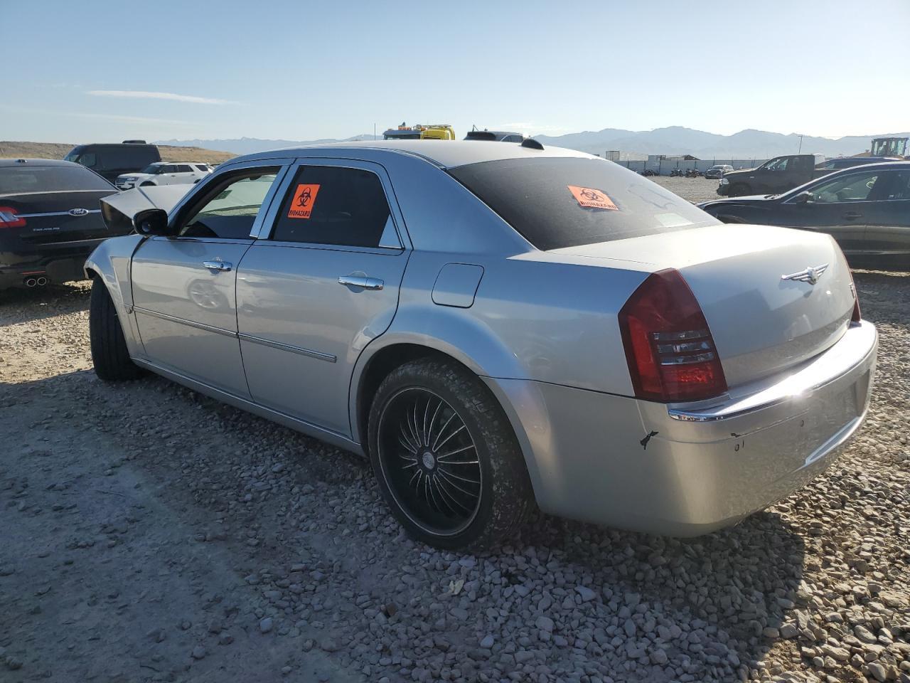 2005 CHRYSLER 300