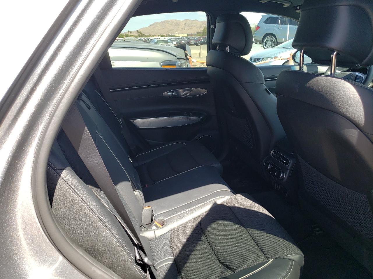 2023 GENESIS GV70