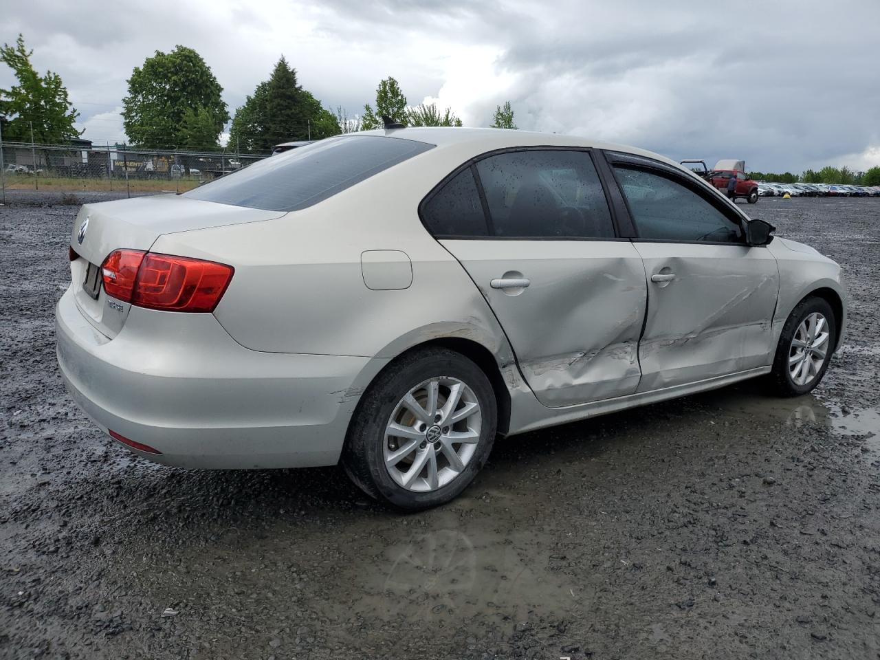 2011 VOLKSWAGEN JETTA