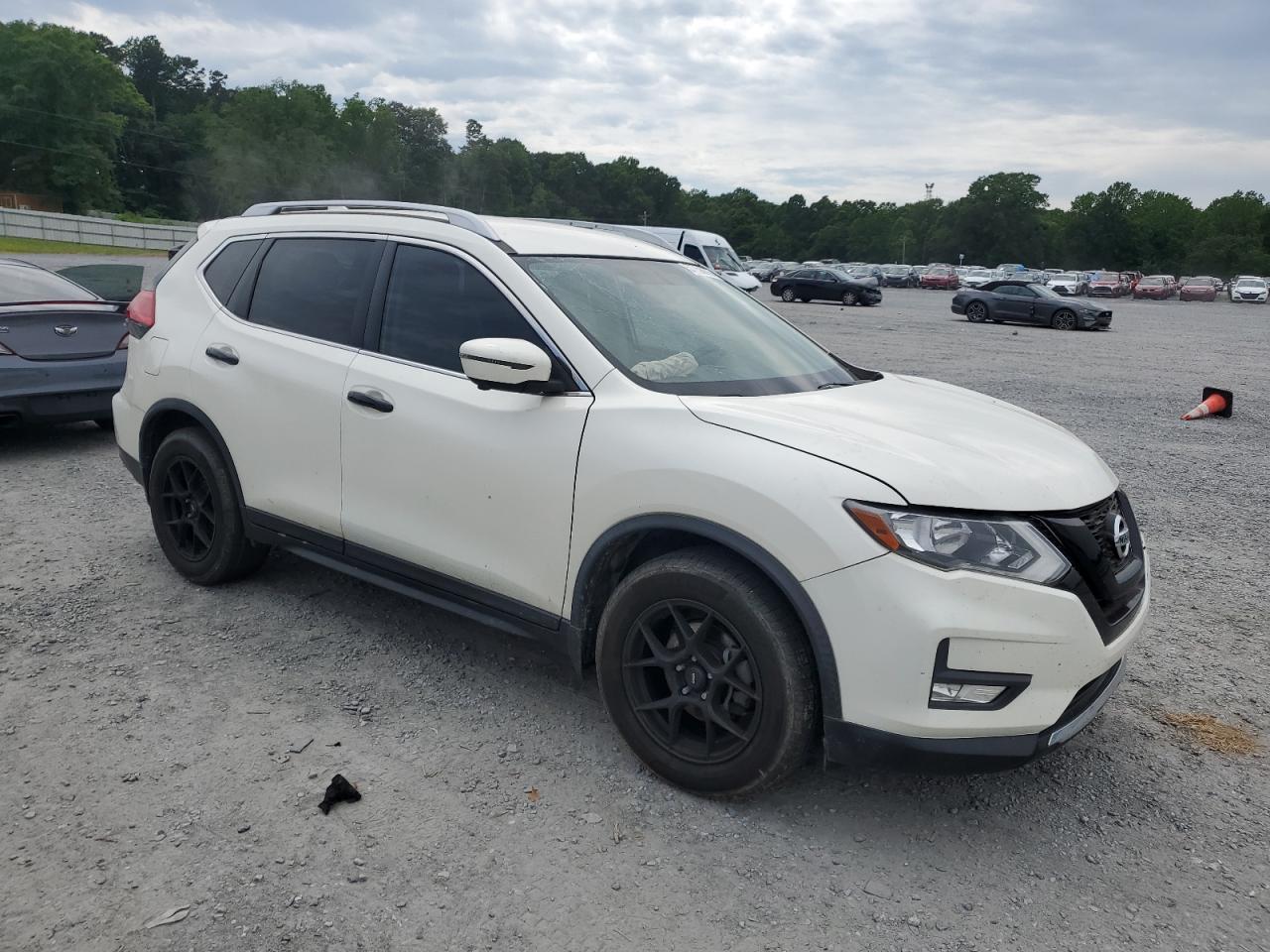 2017 NISSAN ROGUE