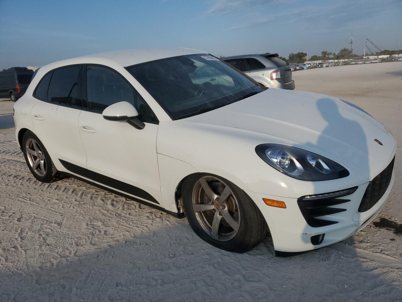 2017 PORSCHE Macan