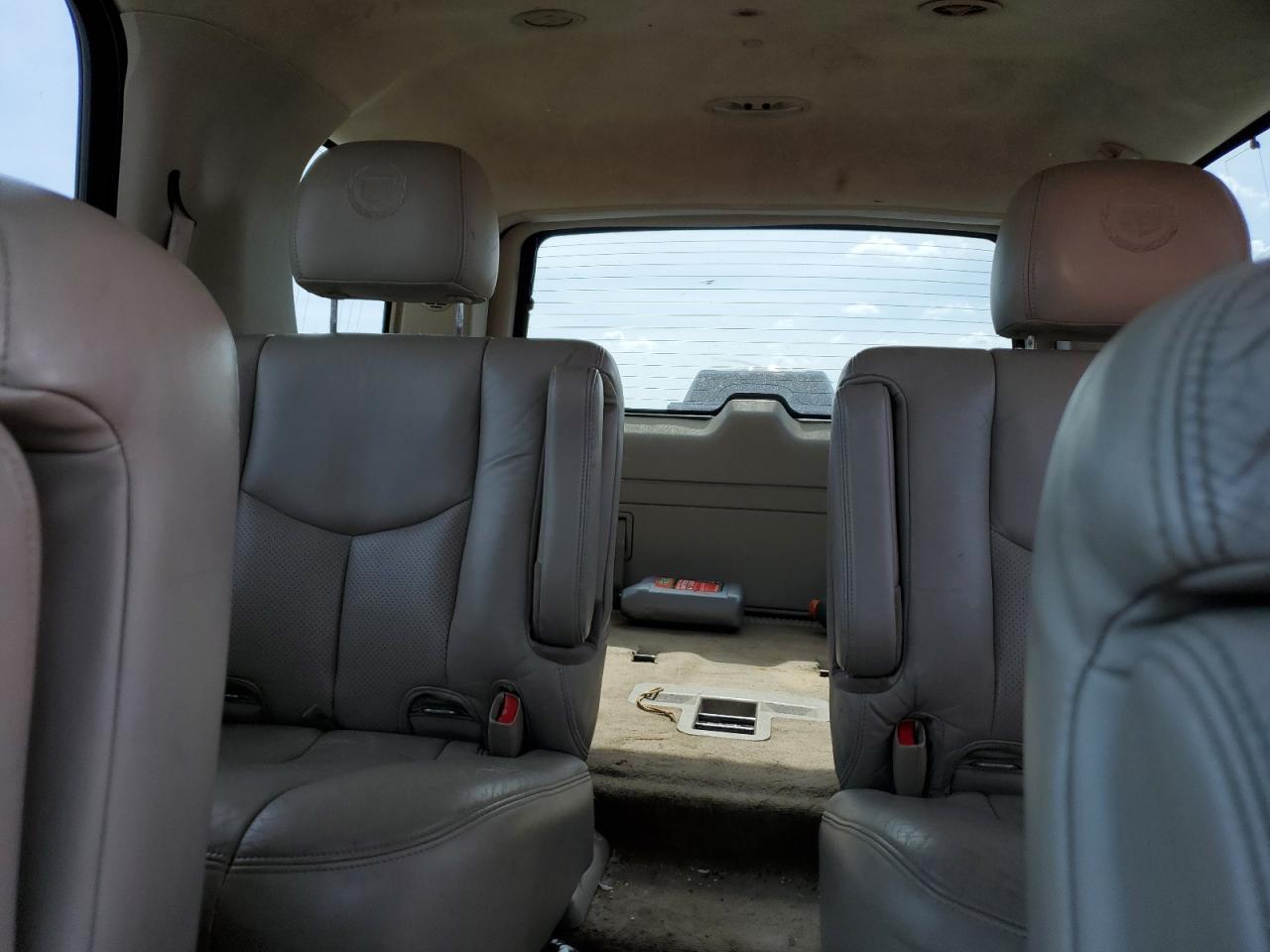 2004 CADILLAC ESCALADE