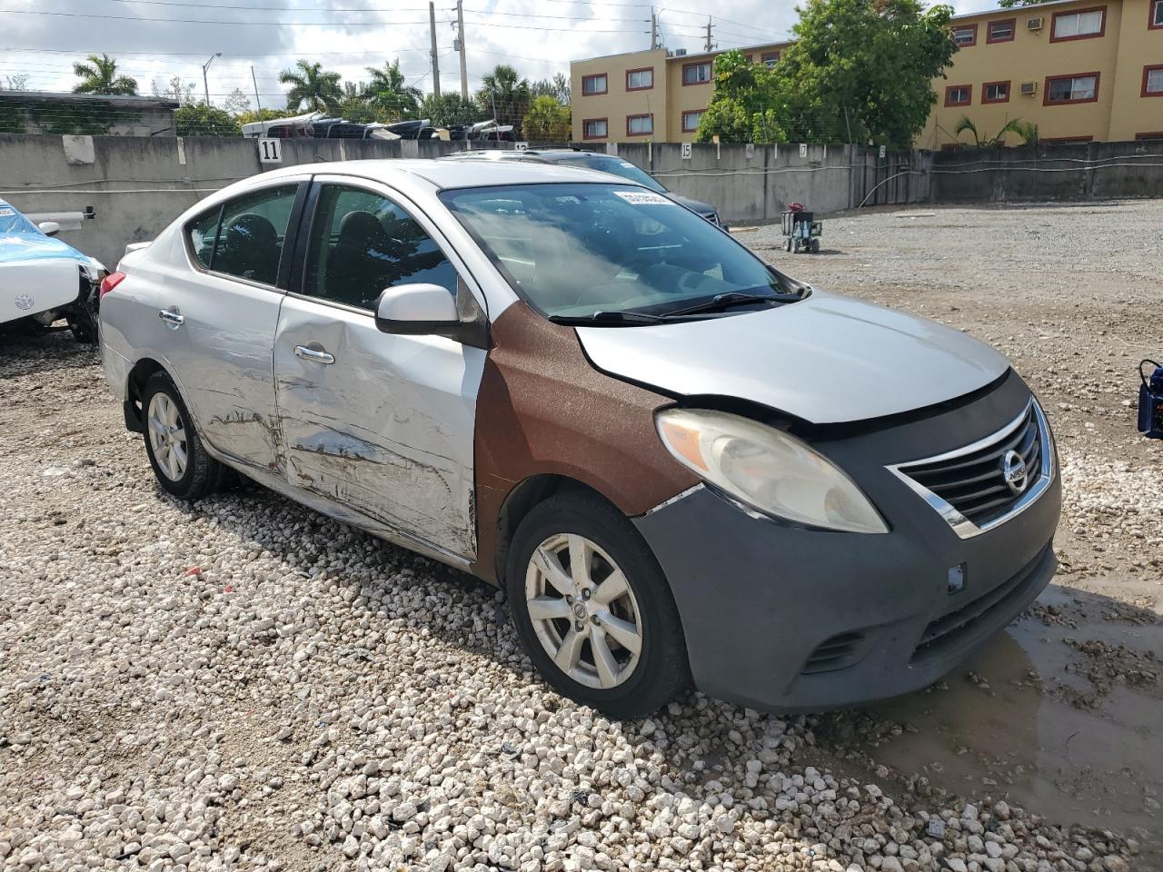 2014 NISSAN VERSA