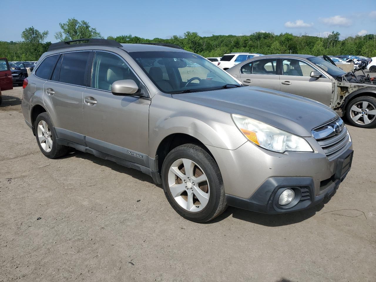 2014 SUBARU Outback