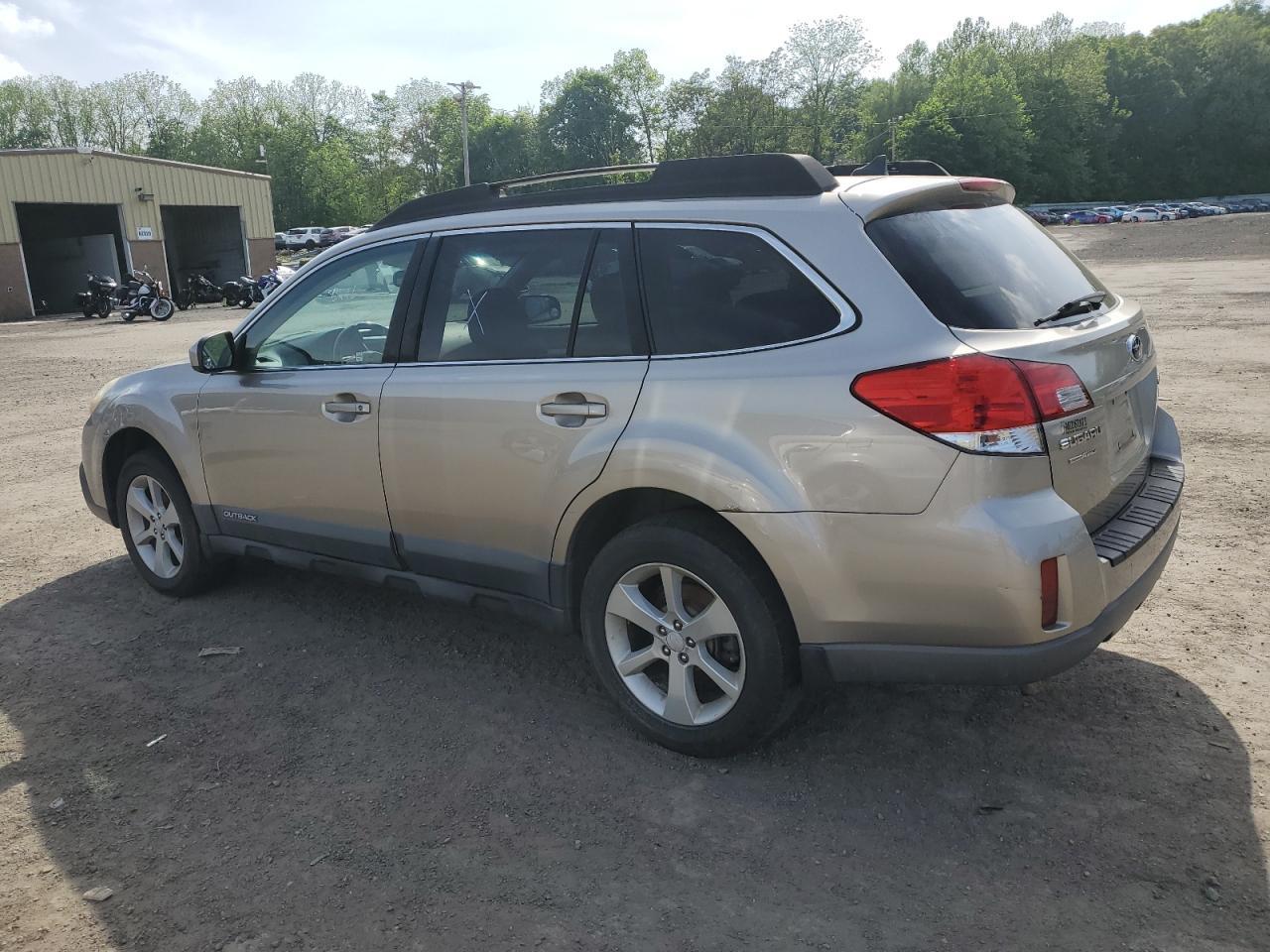 2014 SUBARU Outback