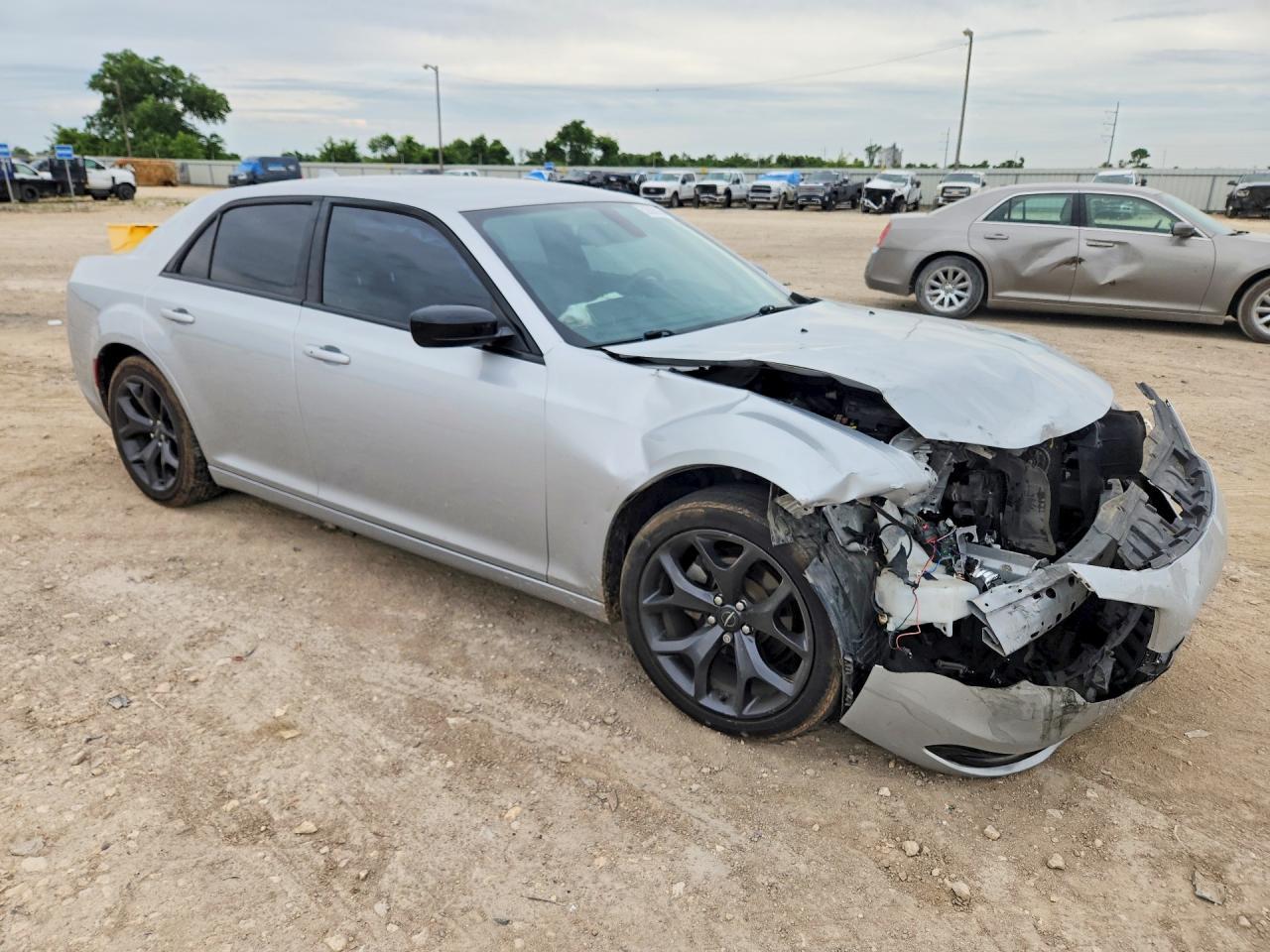 2021 CHRYSLER 300