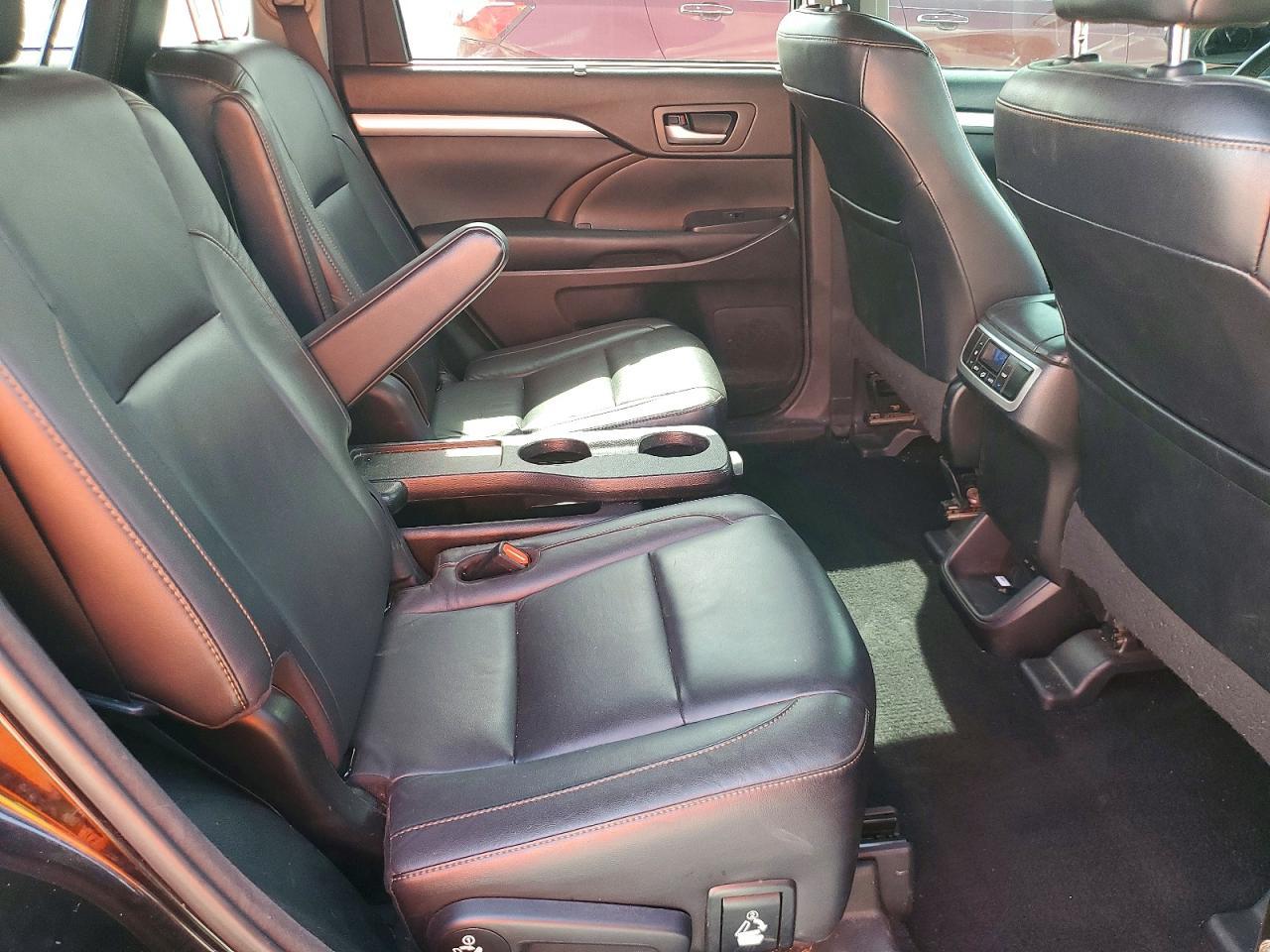 2017 TOYOTA HIGHLANDER