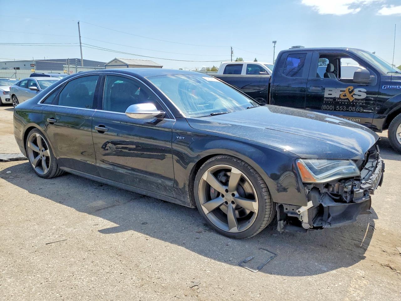 2013 AUDI S8