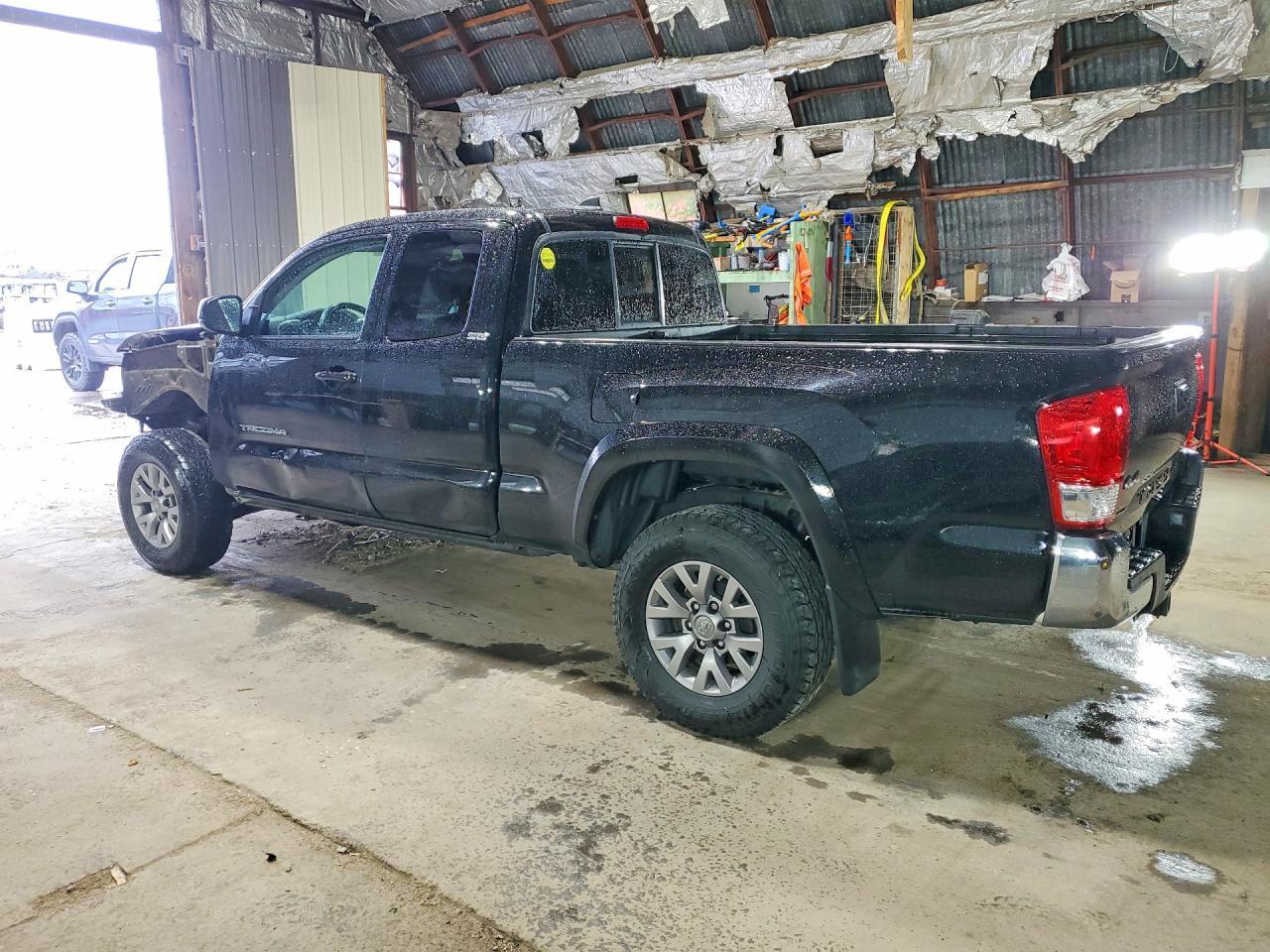 2017 TOYOTA TACOMA