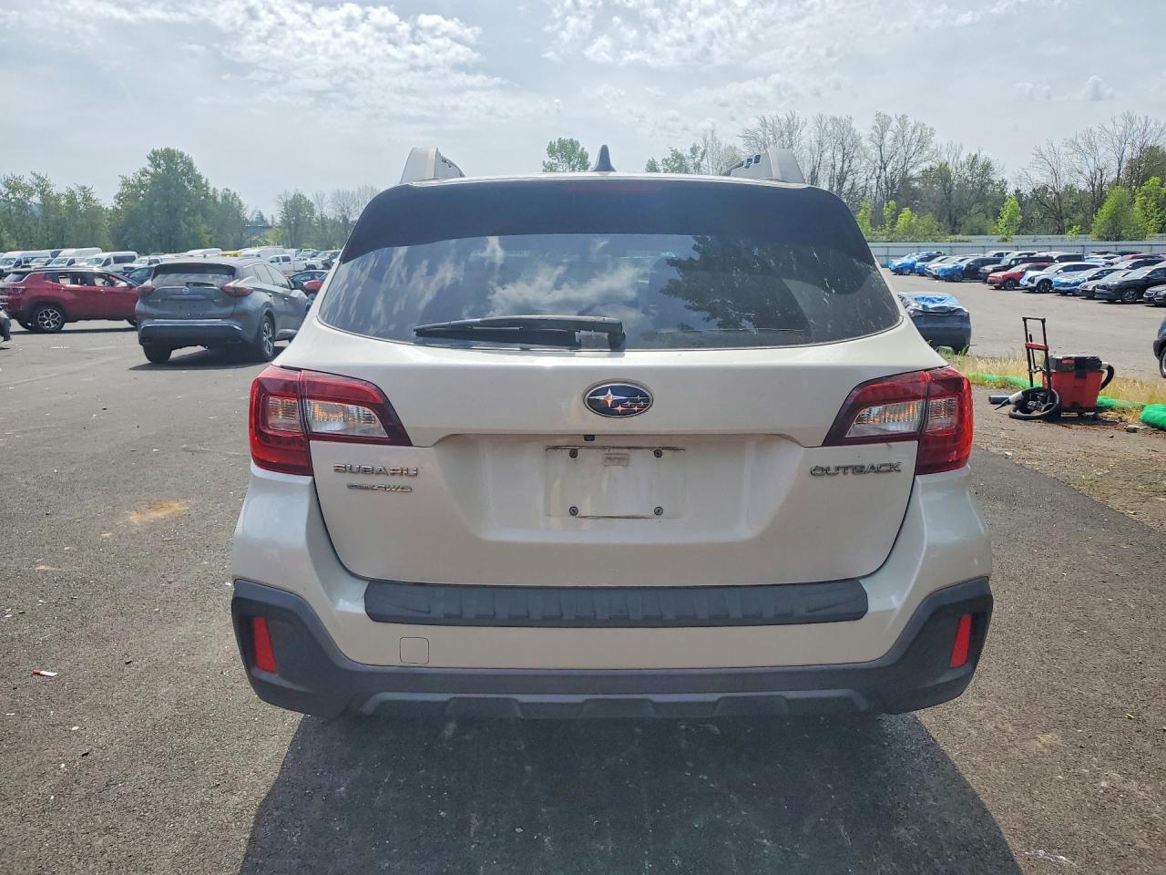 2018 SUBARU Outback