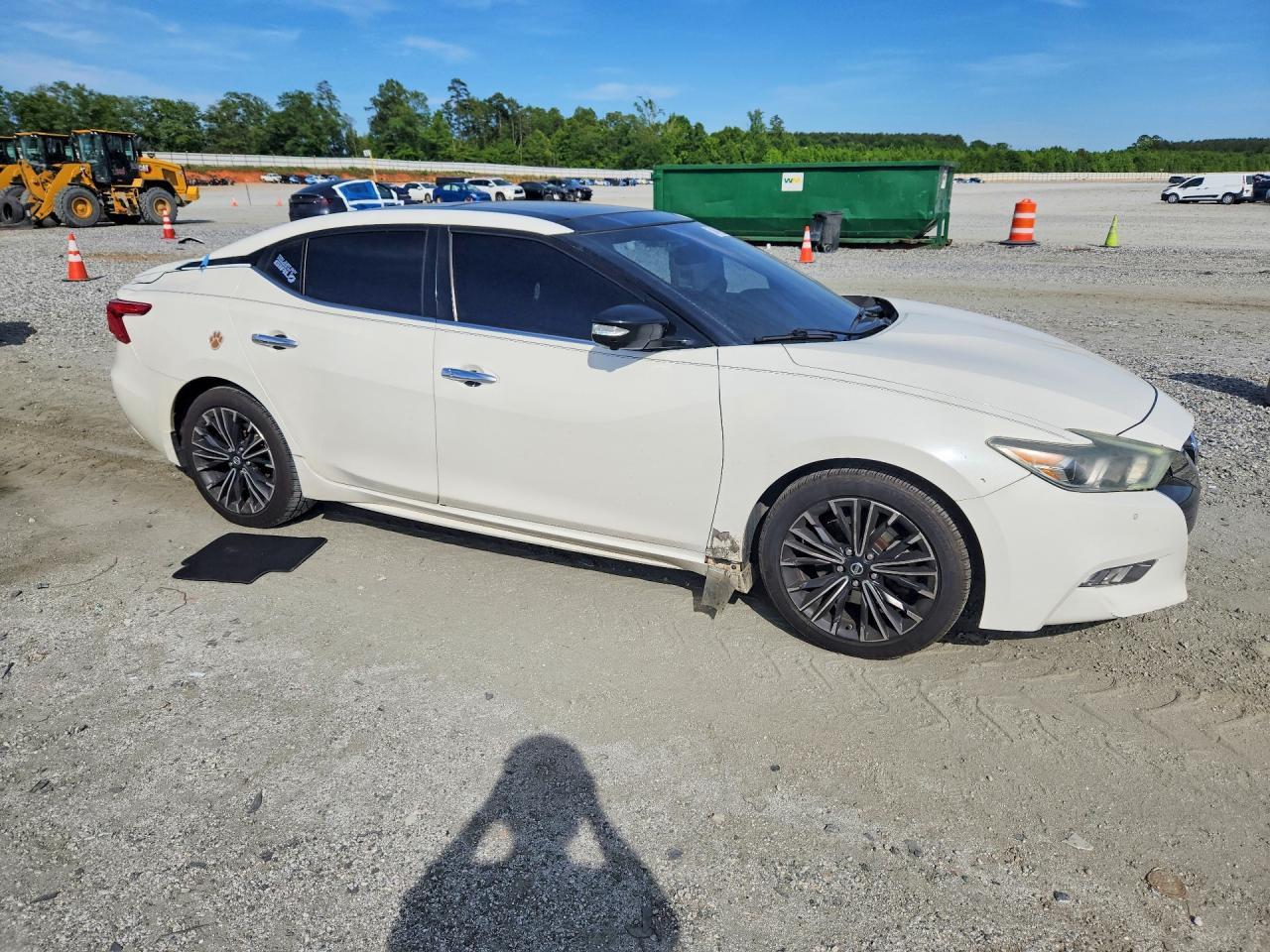 2016 NISSAN Maxima