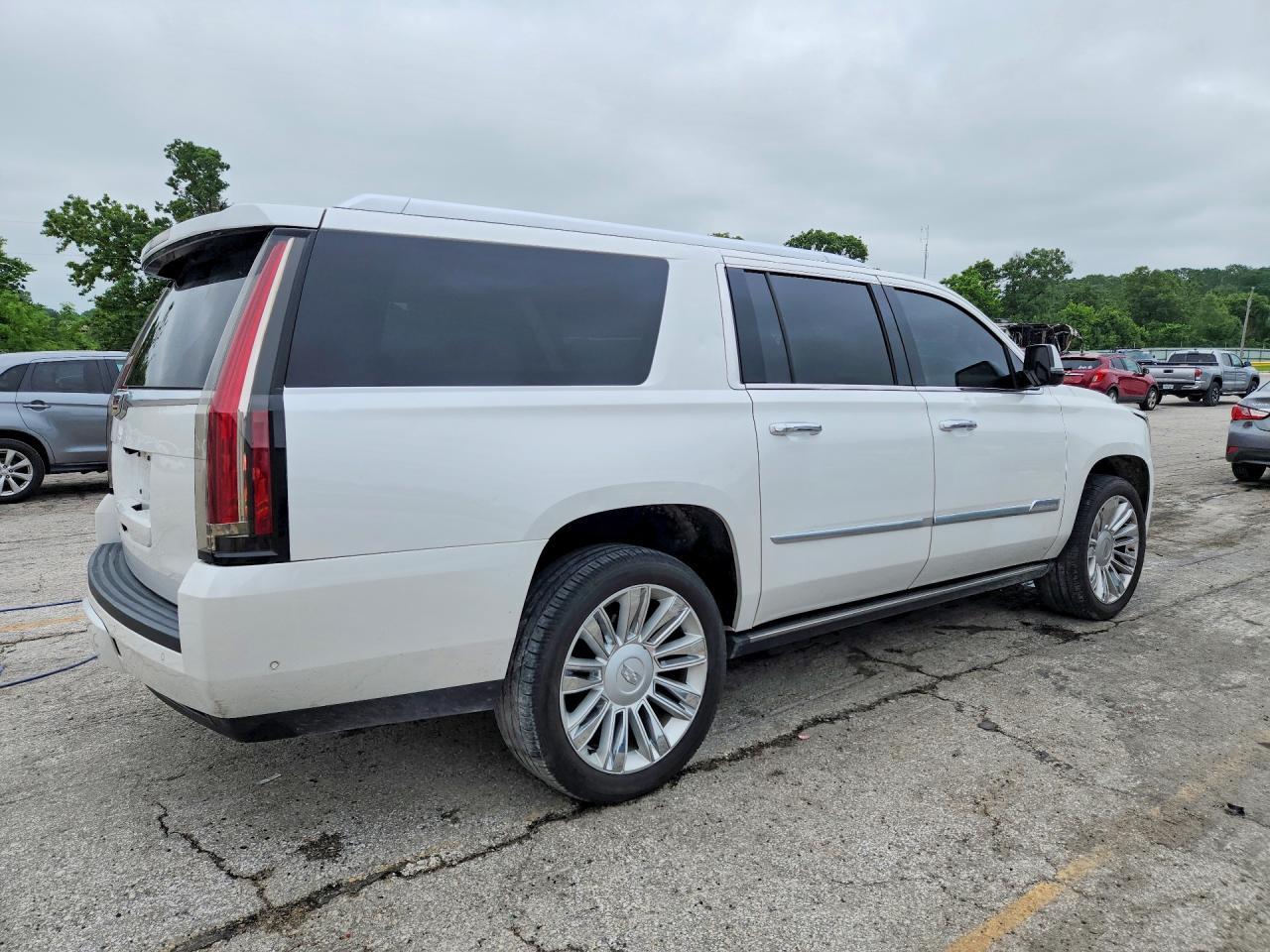 2017 CADILLAC Escalade ESV