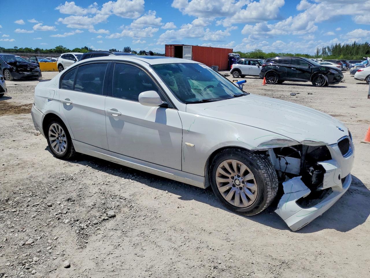 2011 BMW 3 SERIES