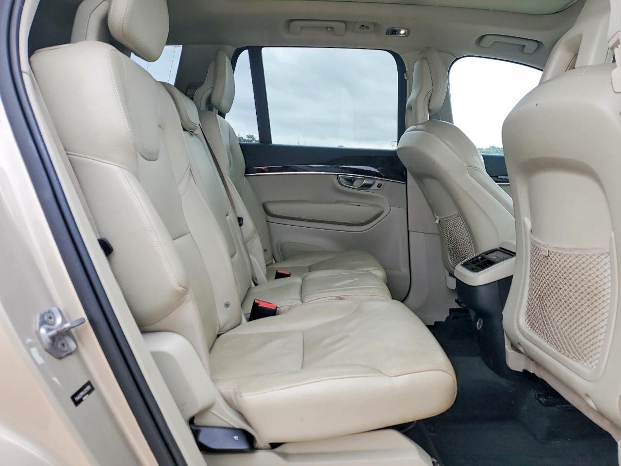 2018 VOLVO XC90