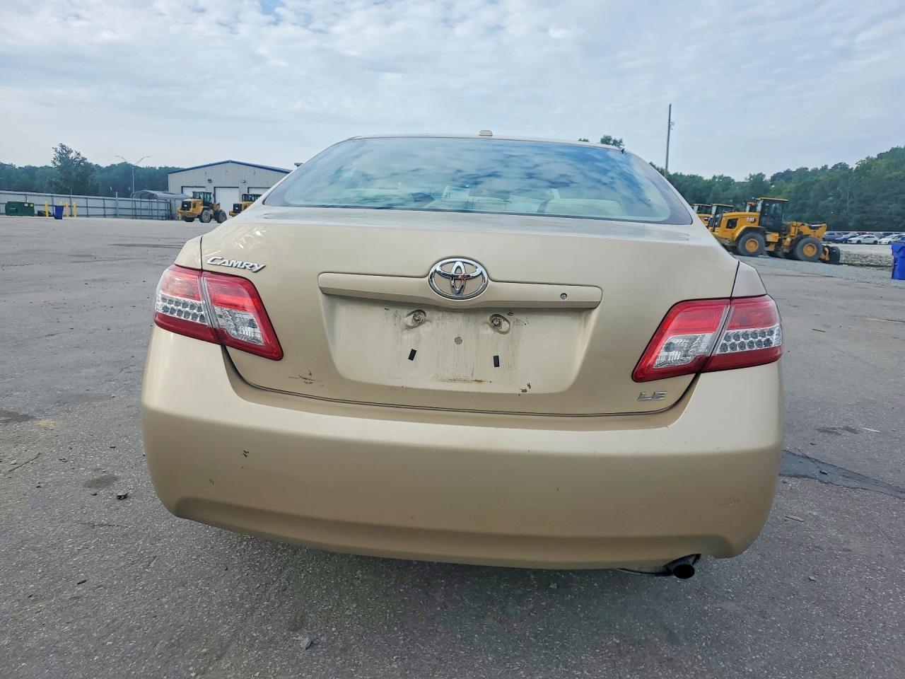 2011 TOYOTA CAMRY