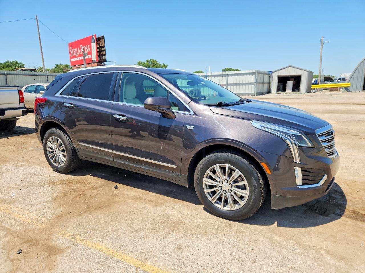 2017 CADILLAC XT5