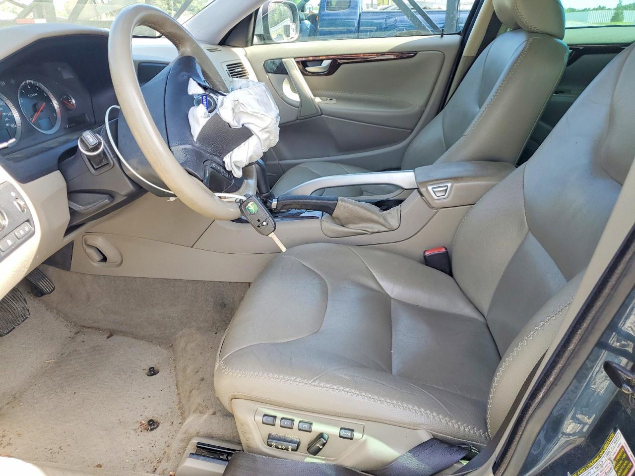 2007 VOLVO XC70