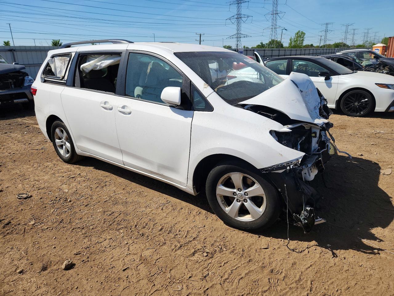 2017 TOYOTA SIENNA