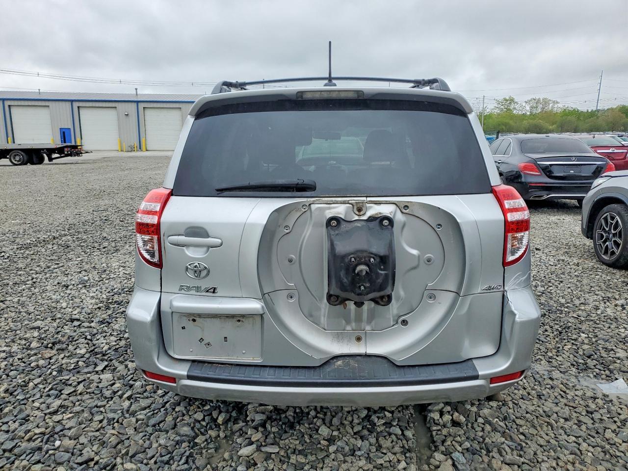 2011 TOYOTA RAV4