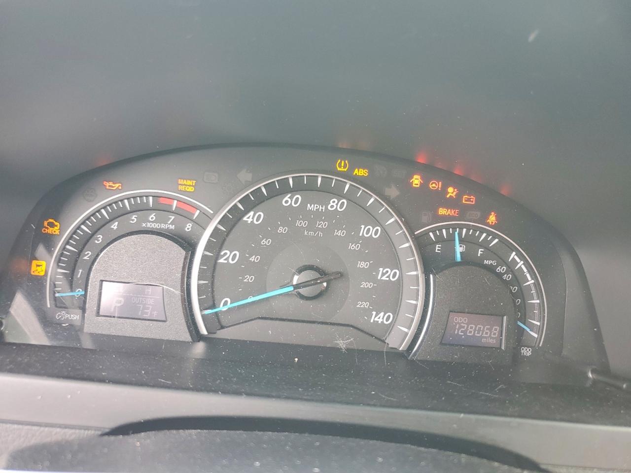 2014 TOYOTA CAMRY